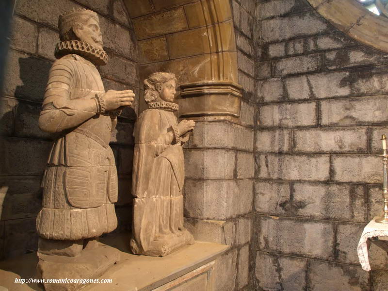 ESTATUAS ORANTES DE SANCHO EL FUERTE Y SU ESPOSA  -S XVII-